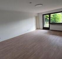 Sehr gut gelegene 2 Zimmer-Wohnung mit Terasse - Böblingen