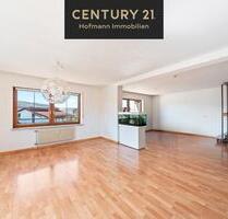 Lichtdurchflutete 4,5-Zimmer-Maisonettewhg. mit EBK, Balkon, Loggia u. 2xStellplatz in Schopfheim