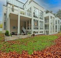 Luxuriöse 4-Zi-Maisonette-Whg (ca. 145 m² EG + ca. 75 m² im Souterrain) direkt am Englischen Garten! - München Schwabing-Freimann