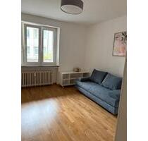 Möbliertes Apartment mit Balkon in super Lage ! - Düsseldorf Düsseltal