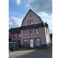 Wohn und Geschäftshaus - 190.000,00 EUR Kaufpreis, ca.  151,00 m² in Bausendorf (PLZ: 54538)