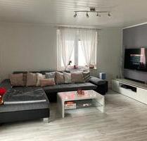 In Murrhardt:Charmante 2,5-Zimmer-Wohnung mit Bachblick und Kamin