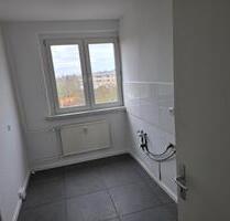 Sanierte 3 Raumwohnung mit Balkon ab 01.2026 zu Vermieten - Weißenfels