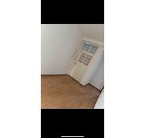 Großzügige 3 Raum Wohnung - 633,00 EUR Kaltmiete, ca.  95,00 m² in Plessa (PLZ: 04928)