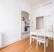 Teilmöblierte 2-Zimmer-Altbauwohnung in Spreelage - Berlin Mitte