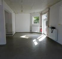 Gewerbehalle mit Büro, Garagen und Sozialräumen - Bad Honnef