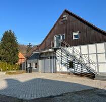 Geräumige Halle mit Büro oder 1-Zimmer-Wohnung zu Vermieten - Einbeck