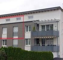 Moderne 4-Zimmer-Wohnung mit sep. Küche, Gäste-WC. Keller, Garage - Waldstetten