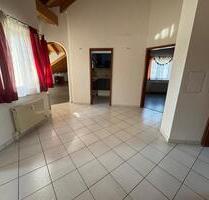 Helle 3,5 Zimmer Dachgeschosswohnung mit Südwestbalkon - Reichenbach an der Fils