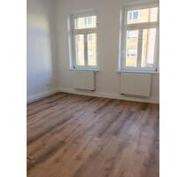 Frisch renovierte, kleine 3- Zimmerwohnung mit großem Balkon - Nürnberg Rabus