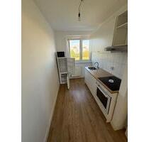 3- Raum Wohnung mit Einbauküche, Balkon und Duschbad - Halle (Saale) Silberhöhe