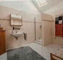 Dachgeschosswohnung - 630,00 EUR Kaltmiete, ca.  90,00 m² in Neuenkirchen (PLZ: 27251)