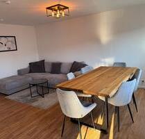 *Provisionsfrei* helle 4,5-Zimmerwohnung mit Balkon & Tiefgarage - Steinheim am Albuch