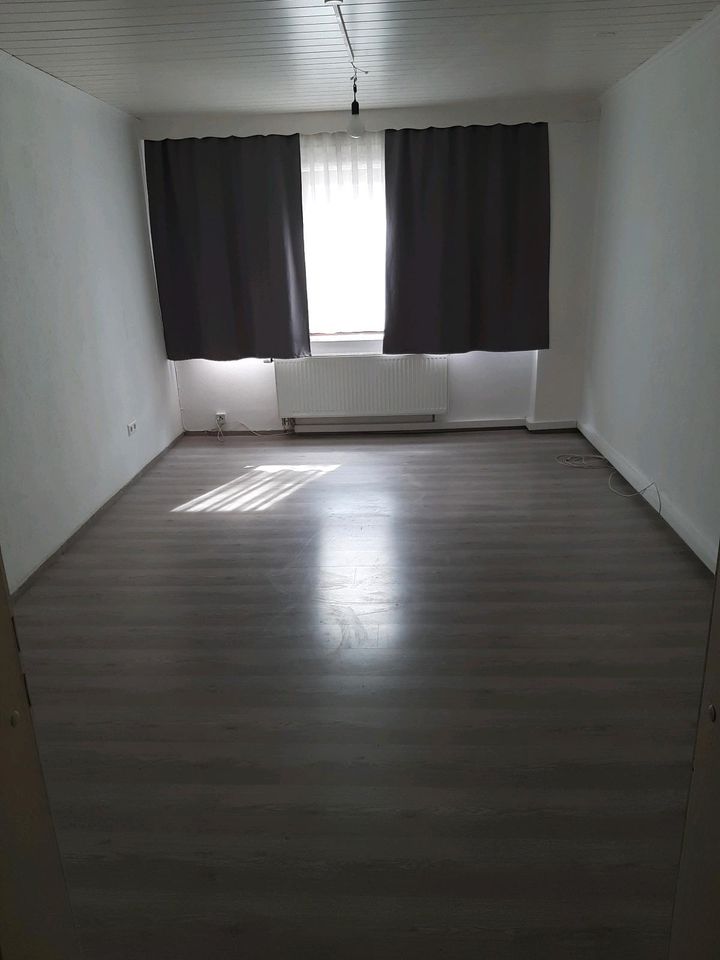 2 Zimmer mit Küche und Bad - 710,00 EUR Kaltmiete, ca.  45,00 m² in Stutensee (PLZ: 76297)