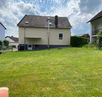 Schönes Einfamilienhaus mit Garten und Terrasse - Scheuerfeld