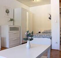 HEGERICH: Modern möblierte, helle 1-Zimmer-Wohnung mit Loggia in der Fürther Südstadt!