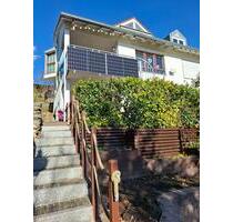 Sehr schöne 5-Zimmer-Wohnung mit Reihenhauscharakter - Waldenbuch