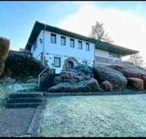 Mehrgenerationenhaus mit Garten und Blick auf Diez