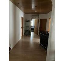 Wohnung - OG, rd. 160 qm 56 Zimmer, Küche, 2 Bäder, Kellerabteil - Östringen