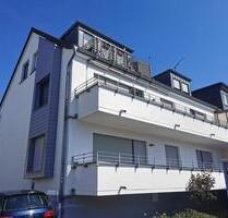 Schicke, großzügige 3,5-Zimmer-Erdgeschosswohnung mit großem Balkon in Siegburg ! Komplett saniert !