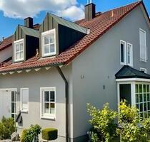 Großzügige, gepflegte DHH in ruhiger Top-Lage in Ursensollen