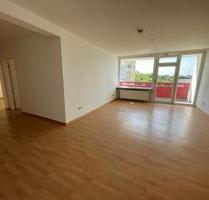 Helle 3-Zimmerwohnung mit Balkon - Langen (Hessen)
