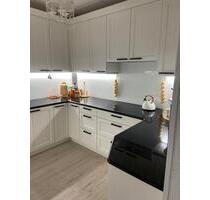 ca. 91m2 Wohnung (luxuriöse Einbauküche, schöne Terrasse & Parkplätze) zu vermieten in Bammental