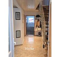 Einfamilienhaus mit Garage, Terrasse. 205m² Wohnfläche - Sulzbach-Rosenberg