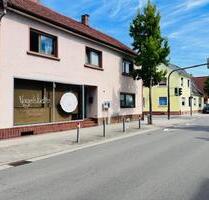Einfamilienhaus mit Gewerbeeinheit in zentraler Lage Kirrlach - Waghäusel