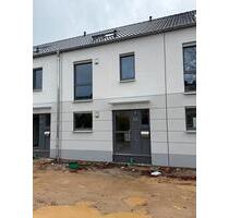 Erstbezug: Großes, helles 4-Zimmer Reihenhaus mit Stellplatz - Willich