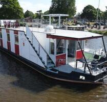 Hausboot Levitate, Das schwimmende Ferienhaus, bis zu 5 Personen - Apen