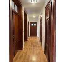 stillvoll sanierte 4-Raum-Wohnung, 2 Bäder, Balkon,am Marktplatz - Halle (Saale)