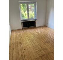 3-Zimmer-Wohnung mit Balkon und Echtholzdielen in zentraler Lage - Bochum Wiemelhausen