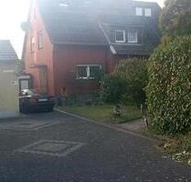 WG Zimmer in Frechen, in schöner grünen Lage ab 1.8.