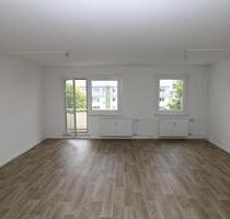 Schnell sein lohnt sich...günstige Etagenwohnung mit Wanne, Dusche u. 2 Balkonen!!! - Freiberg