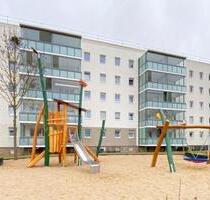 Große 1-Raum-Wohnung mit Wintergartenbalkon und Dusche - Stendal