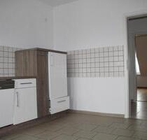 Großzügige 2,5-Zimmer-DG-Wohnung mit EBK und Kaminofen - Ab sofort - Plauen Bahnhofsvorstadt