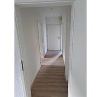 große 2 Zimmer Wohnung - 800,00 EUR Kaltmiete, ca.  70,00 m² in Leupoldsgrün (PLZ: 95191)