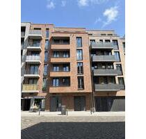 Coole Wohnung, cooler Ausblick! Geräumige und helle zwei Zimmer Wohnung mitten drin frei! - Kiel