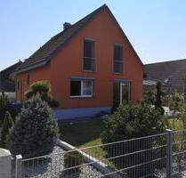 Haus m. Terrasse, gepflegtem Garten und Garage in Gaibach - Volkach