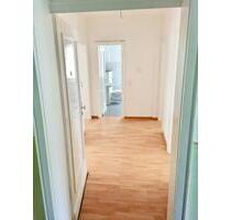 Saniert und Hell, 3Z, 74qm mit Balkon und Badewanne - Altena