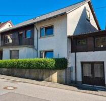 Einfamilienhaus mit angrenzendem Bauernhaus Neunkirchen Hangard
