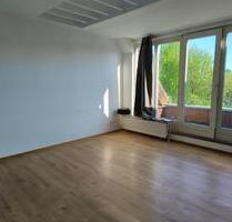 Frisch renovierte Stilvolle 3-Zimmer-Maisonette-Wohnung mit EBK - Hamburg Schnelsen