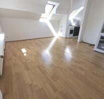 Schöne kleine DG-Wohnung in zentraler Lage - Kempten (Allgäu)
