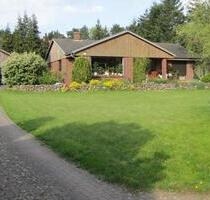 4-Raum Einfamilienhaus Bungalow 109 qm auf 1.447 qm, Doppelgarage - Kirchgellersen