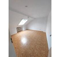 Schöne DG-Wohnung in bevorzugter Lage von Dillingen - Dillingen (Saar)