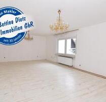 DIETZ: Hier ist PLATZ! Haus im Haus! Helle 4 Zimmerwohnung mit eigenem Eingang, überdachter Balkon - Schaafheim