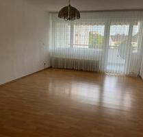 Schöne 4 Zimmerwohnung mit Balkon in sehr guter Lage zu vermieten - Obertshausen