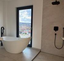 Einzigartige Neubauwohnung mit freist. Badewanne und Dachterasse - Schleusingen
