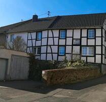Vierkanthof mit diversen Nebengebäuden im Herzen von Berg - Altenahr